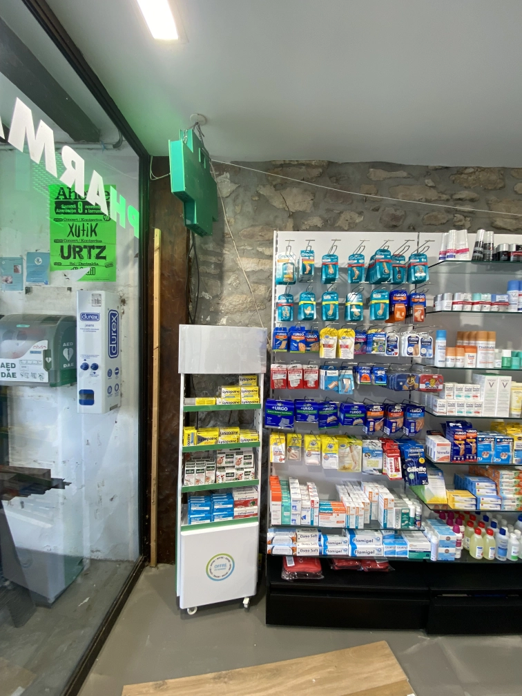 agencement pharmacie du froton
